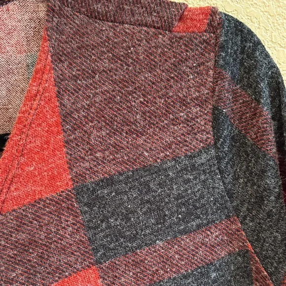 🧨 2/$15 -Chic Soul Plaid Open-Front Cardigan - Red and Black - Picture 7 of 7